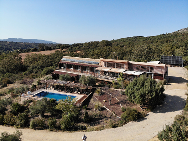 Exterior de El Refugio de Cristal en los Montes de Toledo